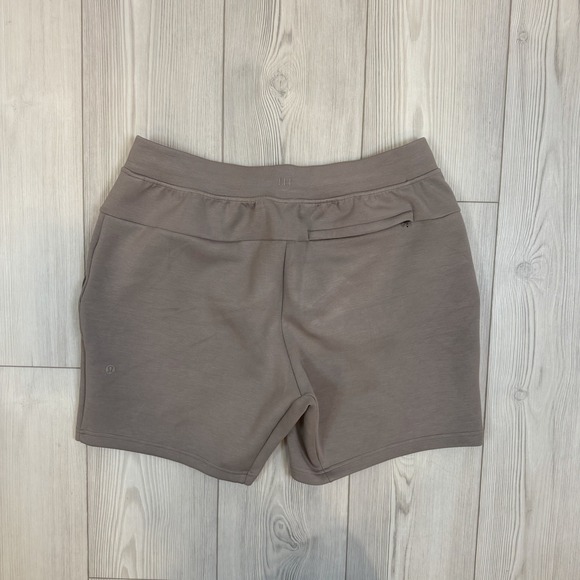 Lululemon X Peloton Shorts Mens Large Brown 7" Smooth Spacer Athleisure LM7BMSS - Picture 6 of 13